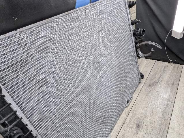 *16-19 OEM BMW G11 G12 G30 750 M550iX Coolant Radiator N63R