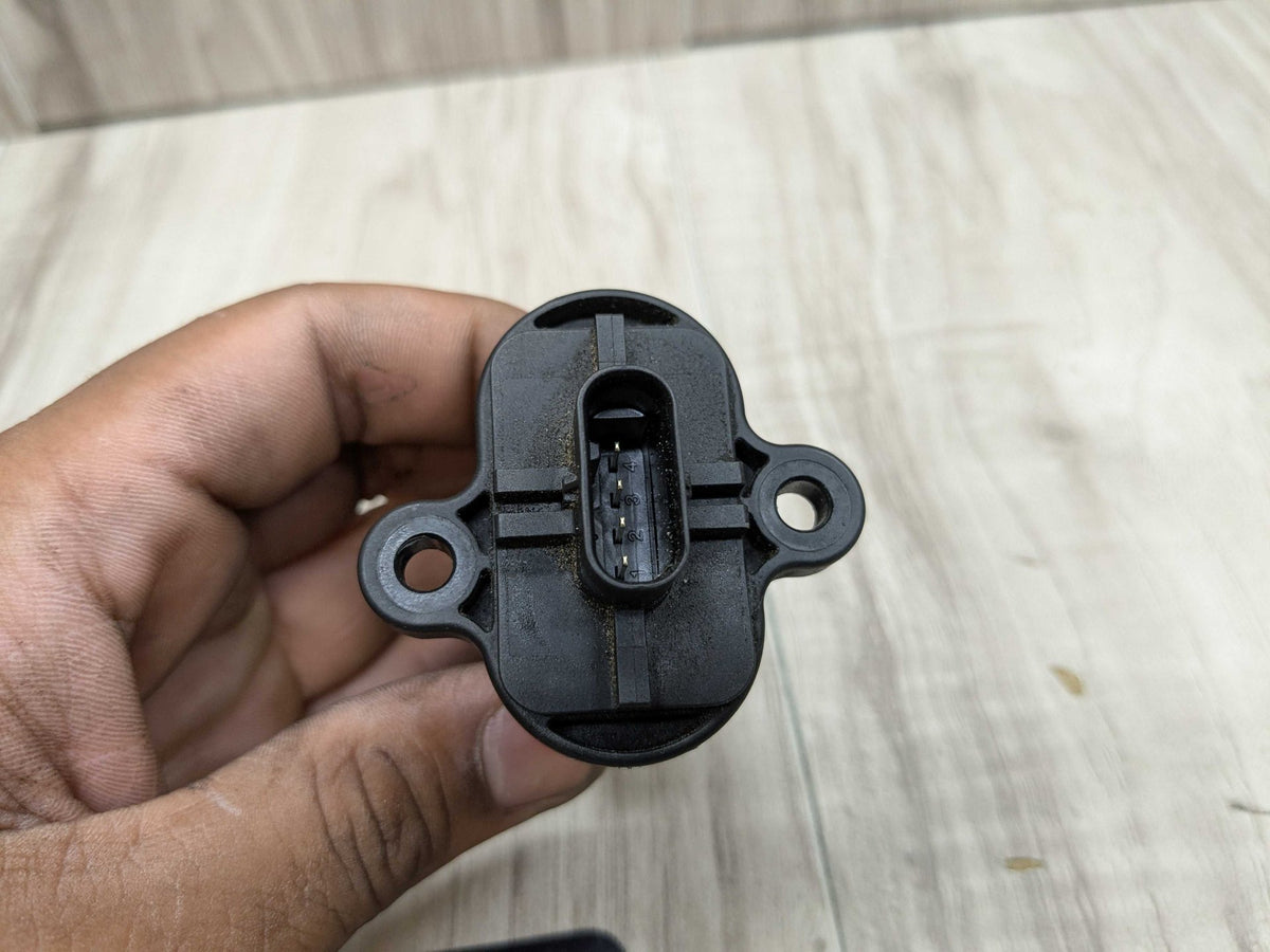 10-19 OEM BMW F07 F10 F13 F01 F02 F15 F86 MAF Mass Air Flow Sensor Meter Engine