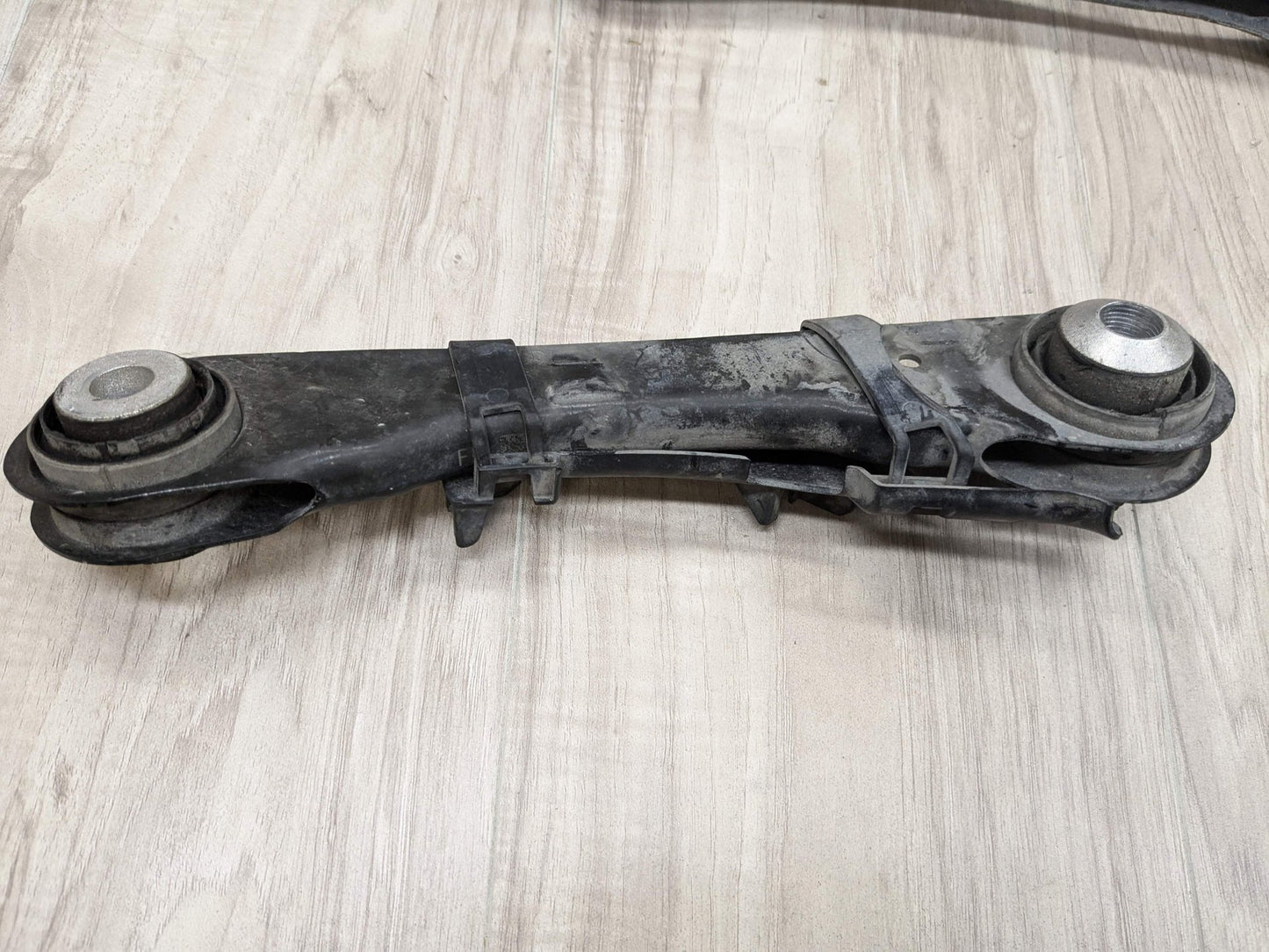 2016 BMW 740i G12 Rear Right Passenger Control Arms SET 6861116 OEM BMW G11 G12 G14 G16 G30 REAR Right Passenger Upper Lower Control Arms SET