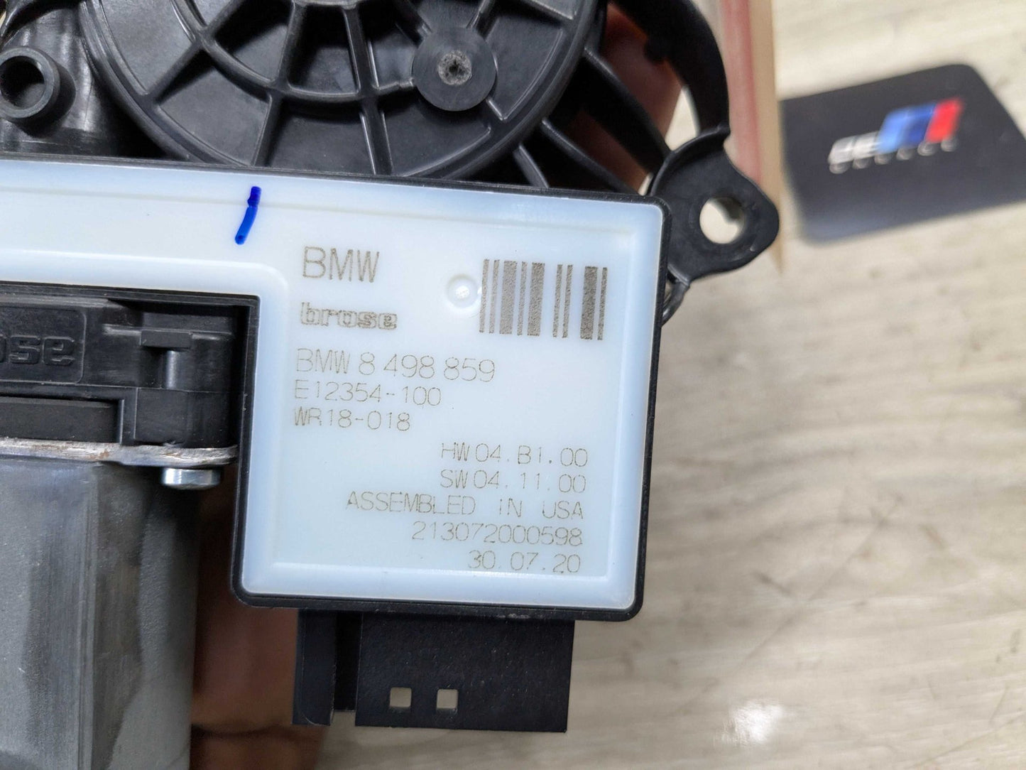 2021 BMW M340i G20 Front Left Driver Door Window Glass Regulator Motor 8498859 OEM BMW G20 G80 330 M340 M3 FRONT Left Driver Side Door Window Regulator Motor