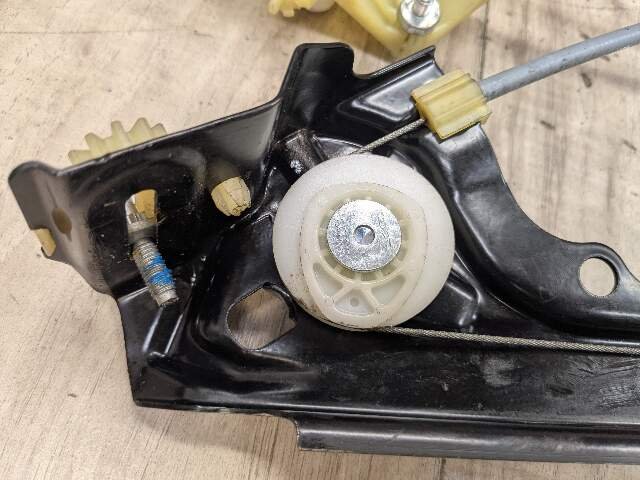 07-13 OEM BMW E92 E93 335 M3 Front Left Driver Door Window Regulator w/ Motor