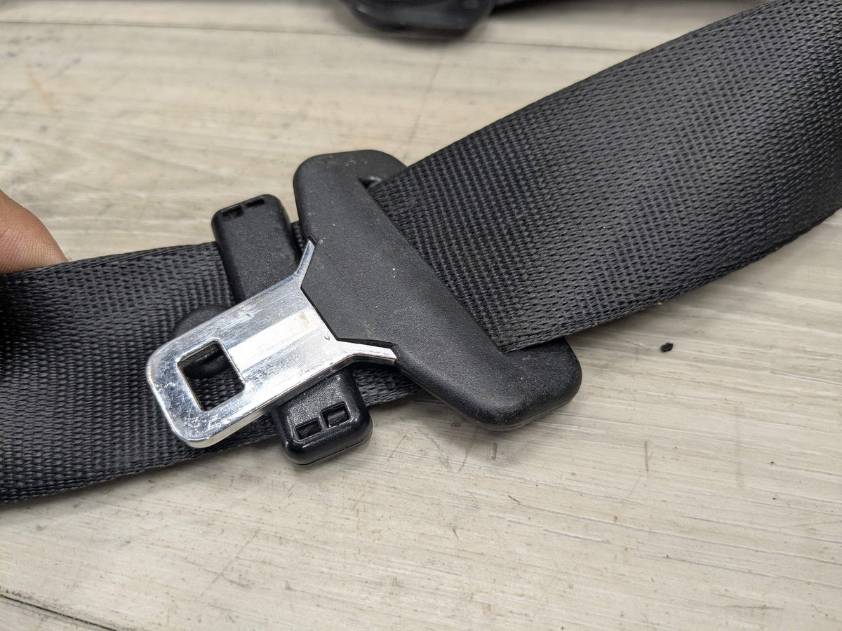 OEM BMW G01 G02 F97 F98 X3 X4 Front Right Passenger Seat Belt Seatbelt Retractor