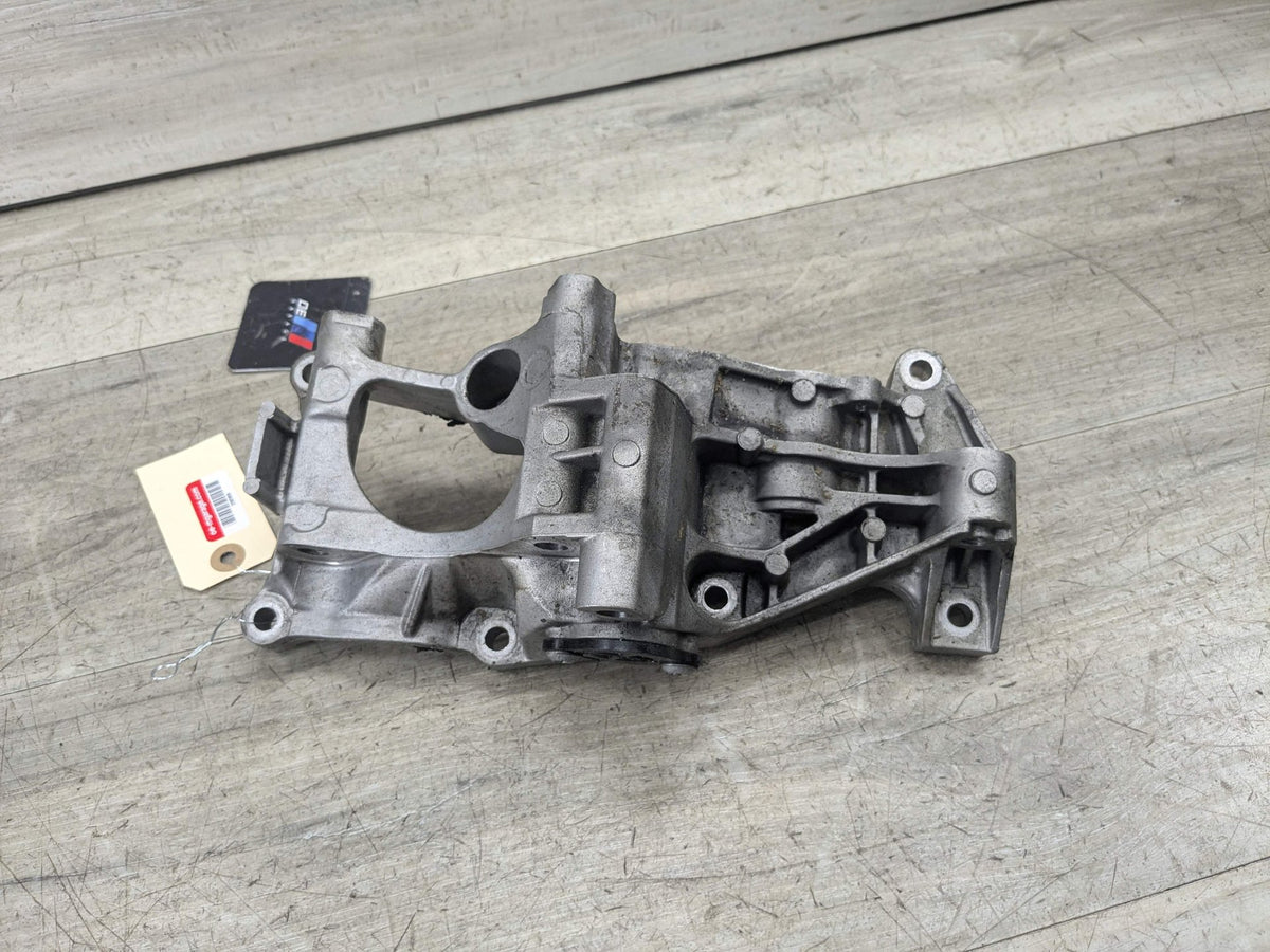 OEM BMW F22 F23 F30 G01 G02 230 330 X3 Engine Coolant Pump With Support B46 B48