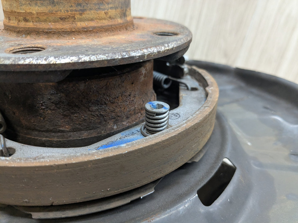 2016 BMW 340i F30 Front Right Passenger Spindle Knuckle w/ Bearing 6853820 OEM BMW F22 F23 F30 F32 F33 AWD Front Right Passenger Spindle Hub Knuckle OEM