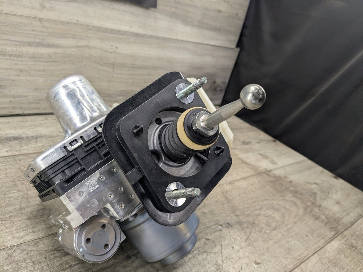 2019-2026 BMW X5 G05 ABS Pump Module 6899247 ENGINE STARTER: The engine may no be able o be s ar ed. I he dri er repea edly a emp s o s ar he engine using excessi ely long s ar ing a emp s, his may cause an elec rical o erload o he s ar er. OEM