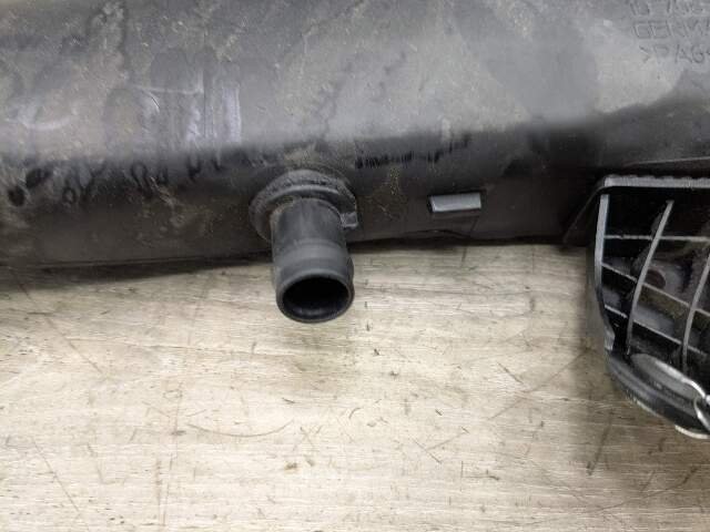 09-19 OEM BMW F12 F13 F15 F16 X5 X6 Front Right Intercooler Upper Charge Pipe
