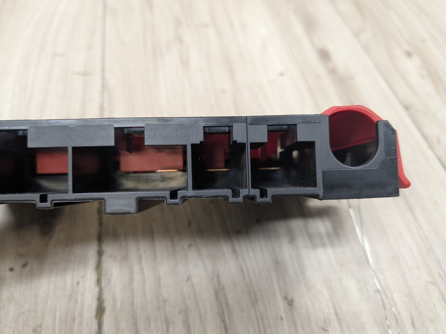 OEM BMW G11 G12 G14 G15 G16 G30 B+ Junction Terminal Power Relay Fuse Box
