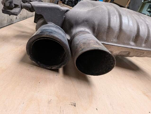 11-13 OEM BMW E82 E88 135 Rear Exhaust Muffler System N55 w/ Tips