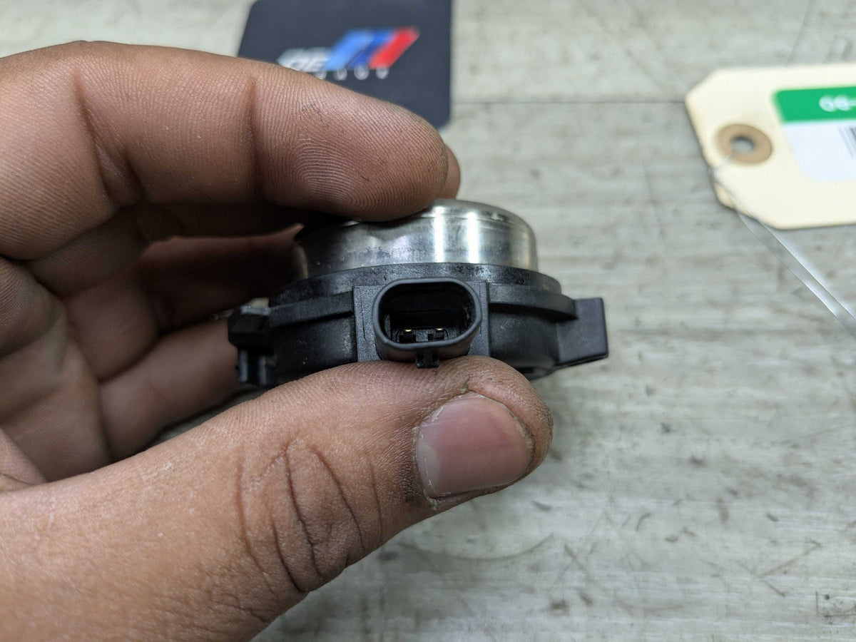 2020 BMW G20 M340i VVT Variable Valve Timing Actuator 7614288 OEM BMW F30 G12 G20 G30 Engine B46 B48 B58 Variable Valve Timing Solenoid