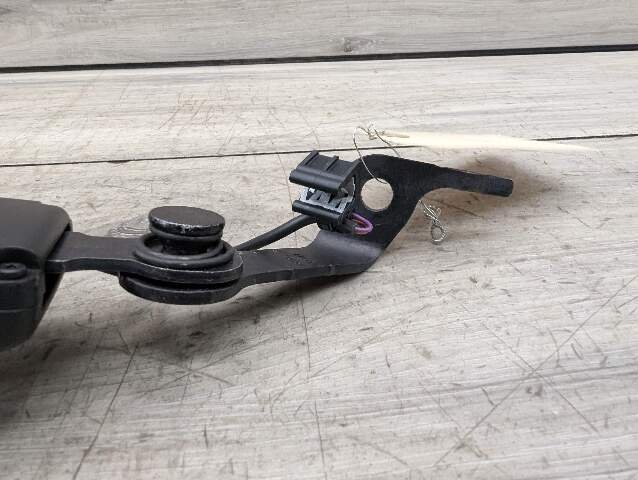 OEM BMW F90 M5 G30 530 540 M550 Rear Right Passenger Seatbelt Seat Belt Buckle