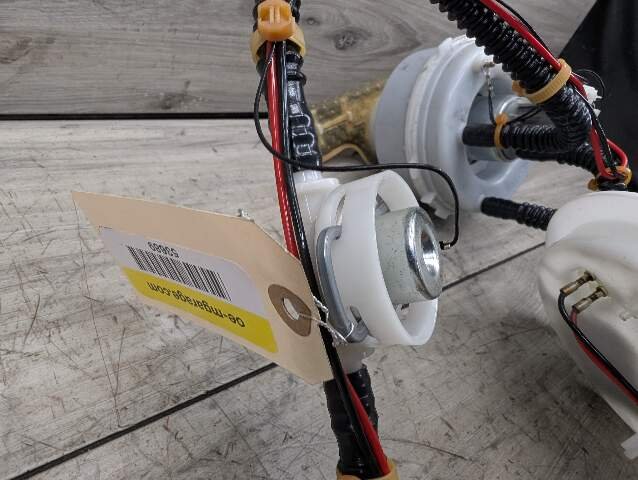 2011 - 2016 BMW 528i F10 Fuel Gas Tank Sending Unit Assembly 7308433 N20B20O0