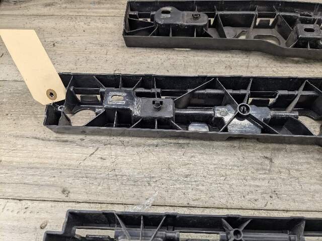 17-23 OEM BMW G30 F90 M5 Right Passenger Side Skirt Rocker Panel Bracket SET