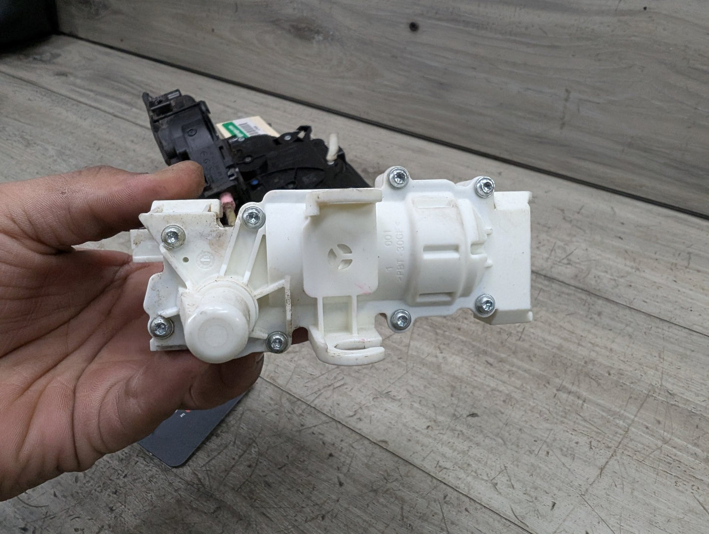 2017 BMW 740i G12 Front Right Passenger Door Latch Lock Actuator w/ Soft Close 2581894 16-22 OEM BMW G11 G12 FRONT RIGHT PASSENGER Door Lock Latch Actuator SOFT CLOSE