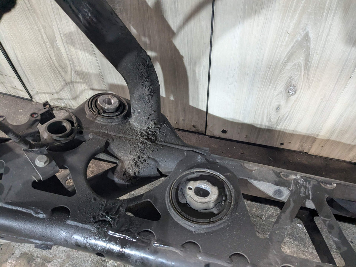2015 BMW M4 F82 Rear Axle Support Crossmember Subframe 2284640 OEM BMW F80 F82 F83 F87 M2 M3 M4 Rear Axle Carrier Support Suspension Subframe OEM