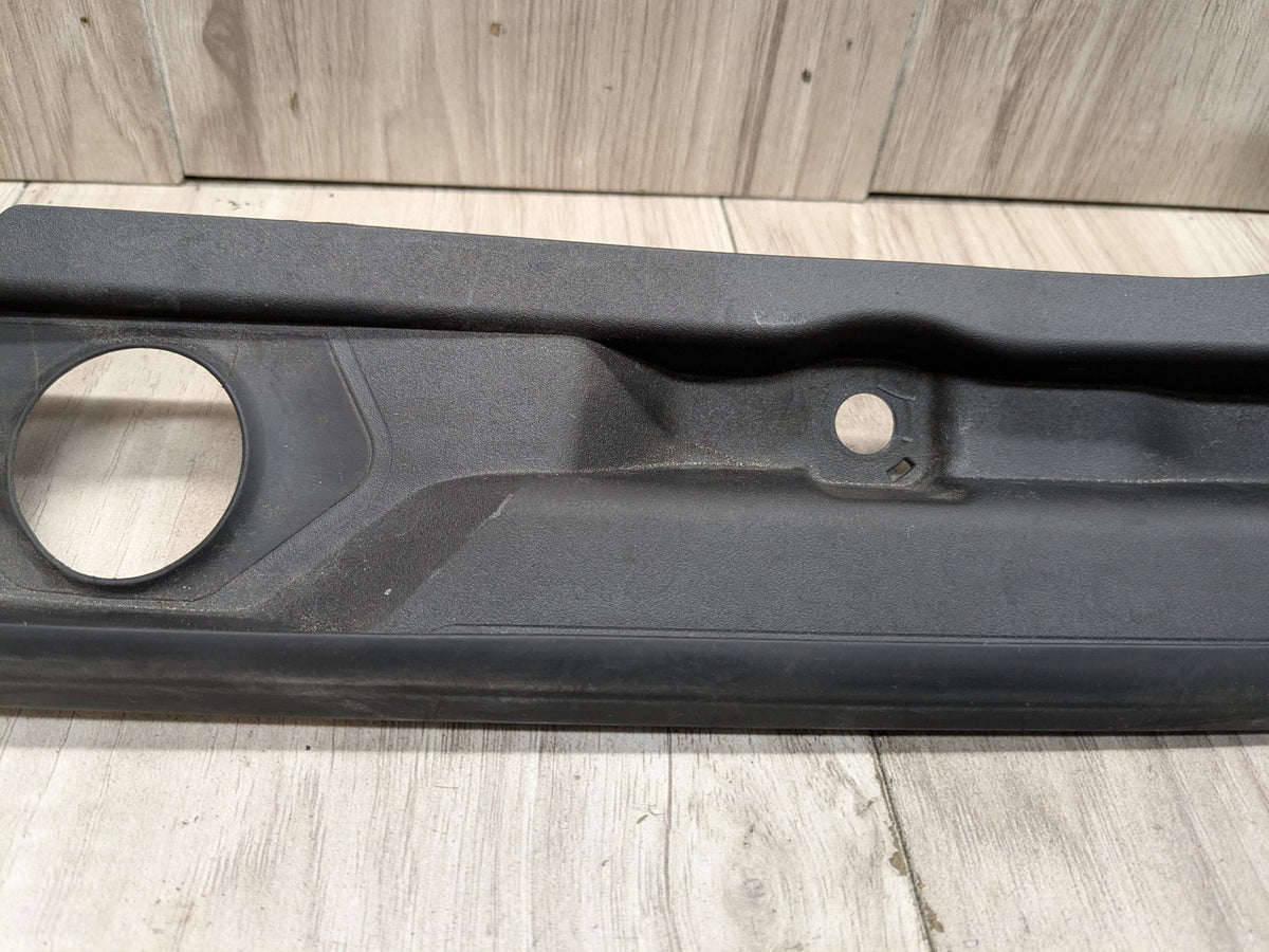 OEM BMW F90 M5 G30 530 540 M550 Front Right Engine Support Sealing Cover Trim