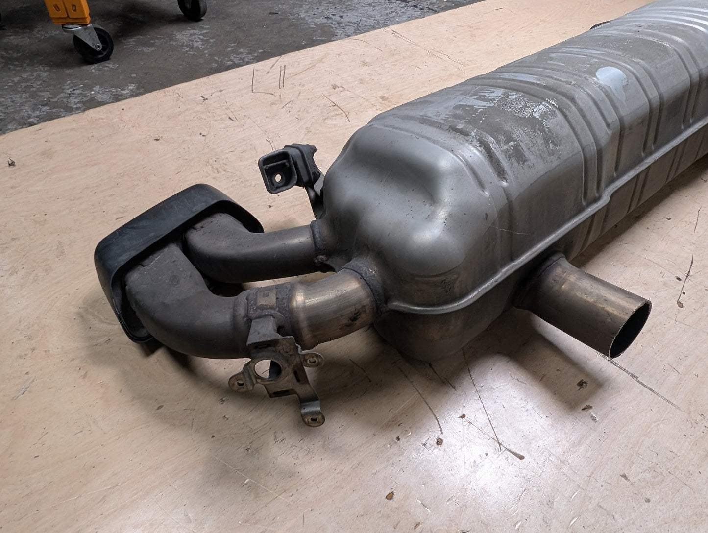 16-19 OEM BMW G11 G12 750i 750iX Engine N63R Rear Exhaust Pipe Muffler M SPORT