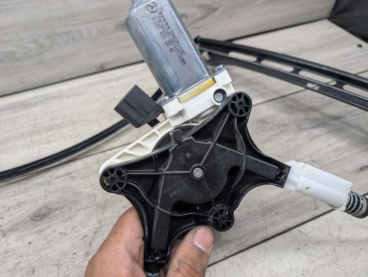 OEM Mercedes A207 C207 W207 Front Right Passenger Door Window Regulator Motor