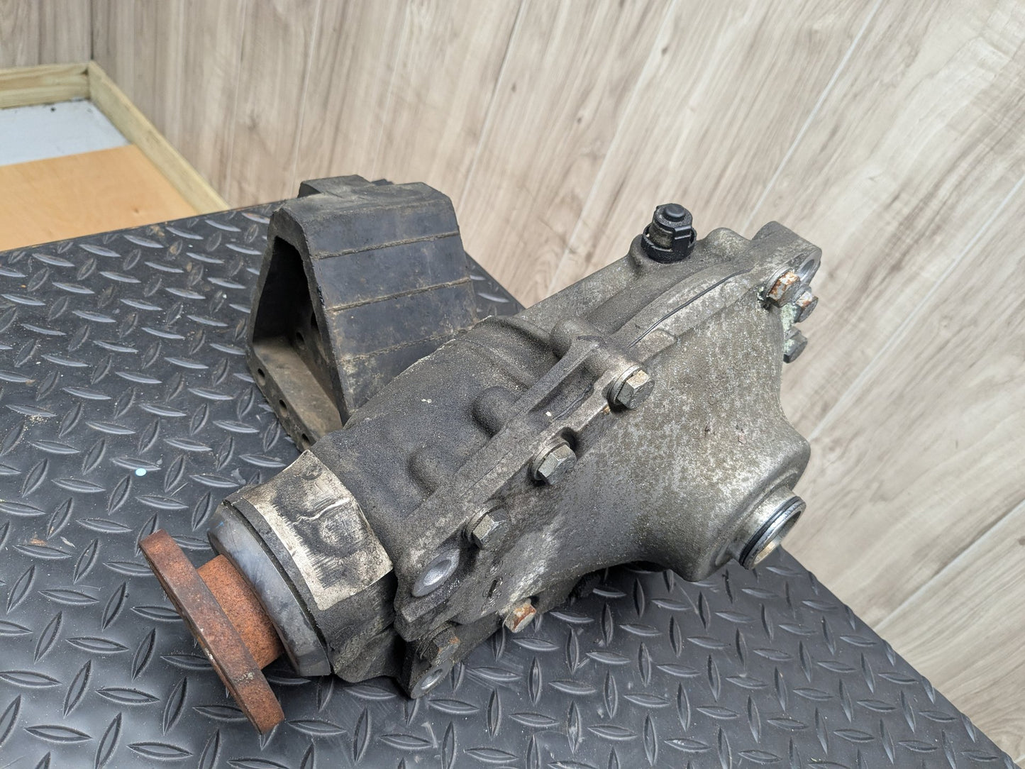 2014 BMW 435i F32 Front Axle Carrier Differential 7584519 OEM BMW F10 F30 F32 F33 F36 AWD Front Differential Axle Gearbox Carrier 3.23 N55