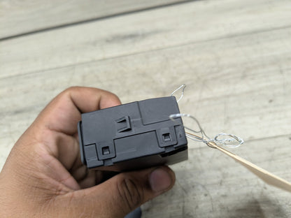 18-24 OEM AUDI A4 A5 Q5 S4 SQ5 Center Console USB Port Aux Jack Port Connection