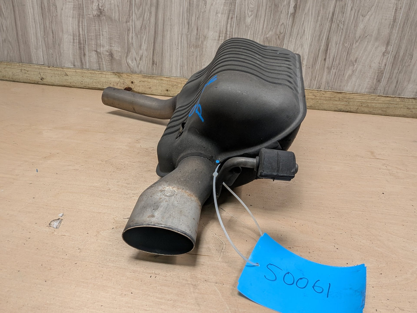 OEM Mercedes W212 E350 E550 Rear Right Passenger Exhaust Flap Muffler Silencer