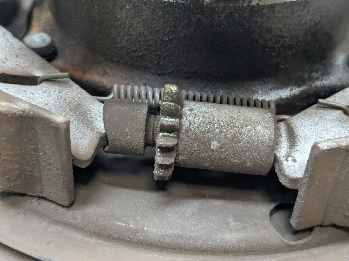 OEM Mercedes W212 E350 E550 Front Right Passenger Hub Knuckle Bearing Carrier