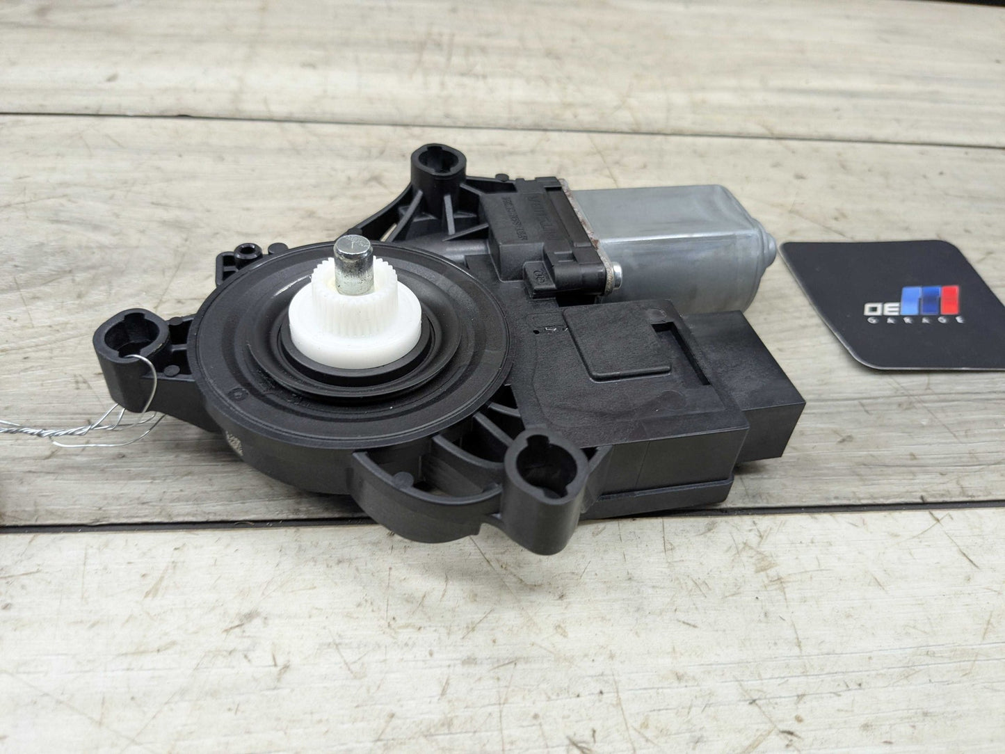 2021 BMW 330i G20 Rear Right Passenger Door Window Glass Regulator Motor 8498864 OEM BMW G20 G80 330 M340 REAR Right Passenger Side Door Window Regulator Motor