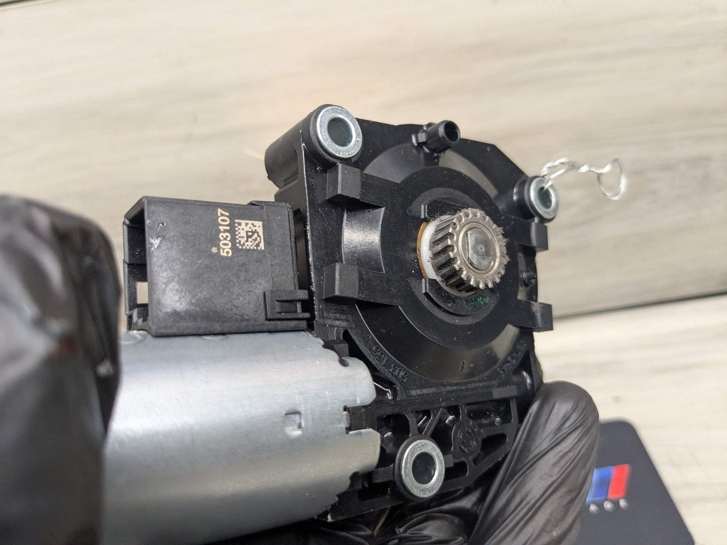2022 BMW M340i G20 Sunroof Sun Roof Glass Motor 7424804 OEM BMW G20 G22 G26 G42 G80 G82 G87 M2 M3 M4 Sunroof Moonroof Motor Drive Unit