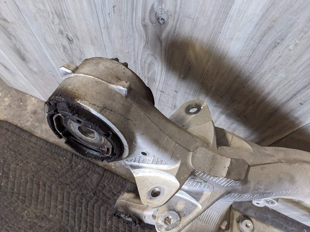 2016 750xi G12 Rear Axle Support Crossmember Subframe 6861201 OEM BMW G11 G12 G16 G30 Rear Axle Subframe Suspension Carrier Crossmember OEM
