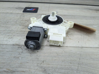 2019 BMW 330i G20 Front Right Passenger Door Window Glass Regulator Motor 8495866 19-24 OEM BMW G20 G80 330 M340 Front Right Passenger Door Window Regulator Motor