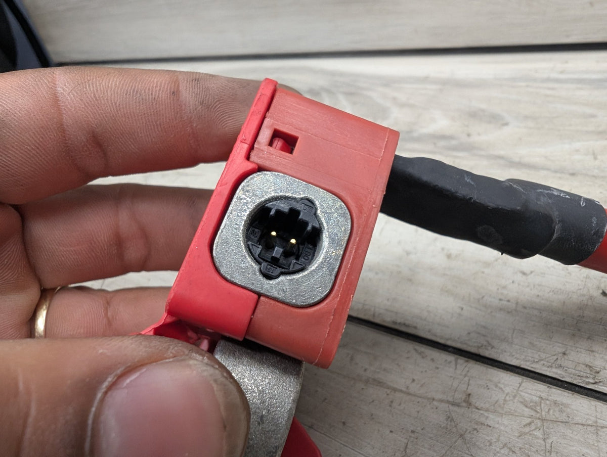 OEM BMW F15 F16 F85 F86 X5 X6 X5M Positive Plus Battery Pole Terminal Red Cable