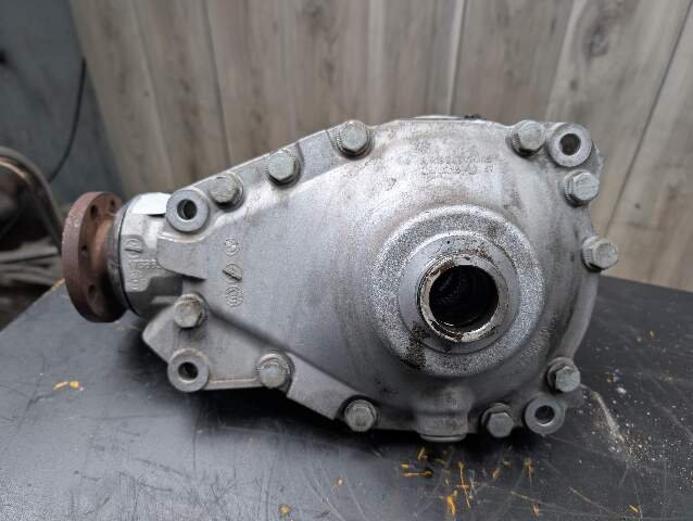OEM BMW F22 F30 F32 F36 xDrive AWD Front Differential Axle Gearbox Carrier AT