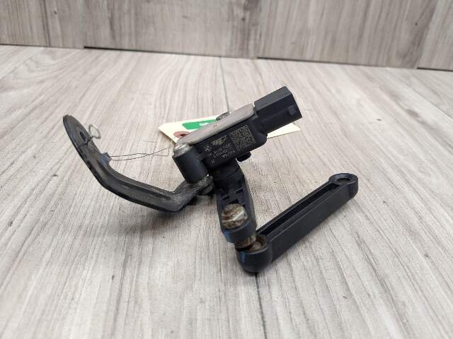 2015 BMW X5 F15 Suspension Height Level Sensor 6867646