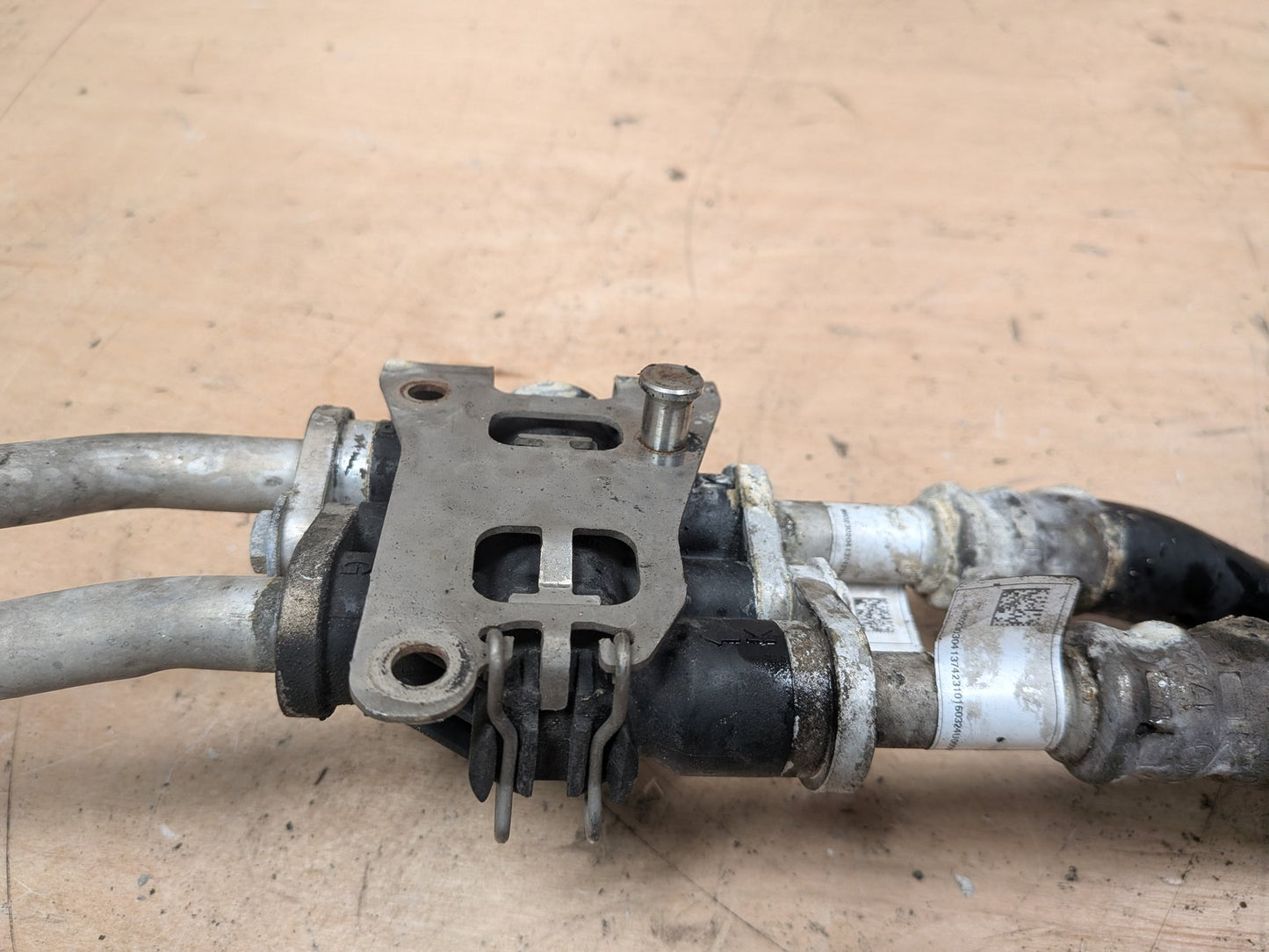 16-22 OEM BMW G11 G12 G30 F90 M5 AT Transmission Oil Cooler Line Return Flow