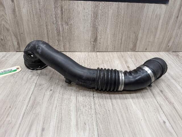 08-13 OEM BMW E88 E90 E92 E93 135 335 Engine Turbo Air Duct