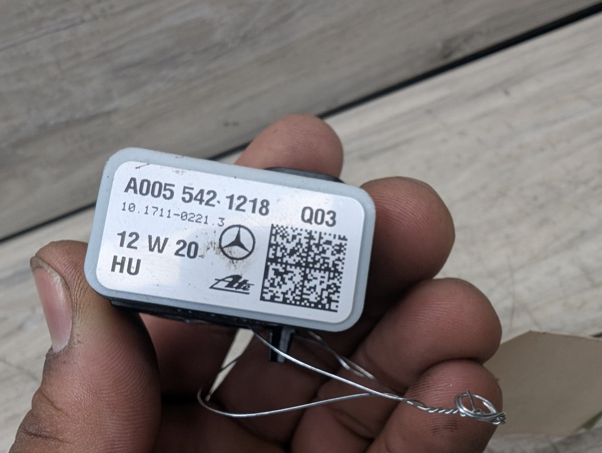 OEM Mercedes W204 W207 W212 W218 Air Suspension Accelerator Sensor Module