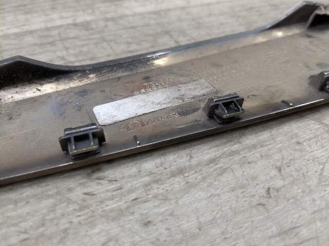 *OEM BMW G30 Front Right Passenger Fender Air Duct Cover