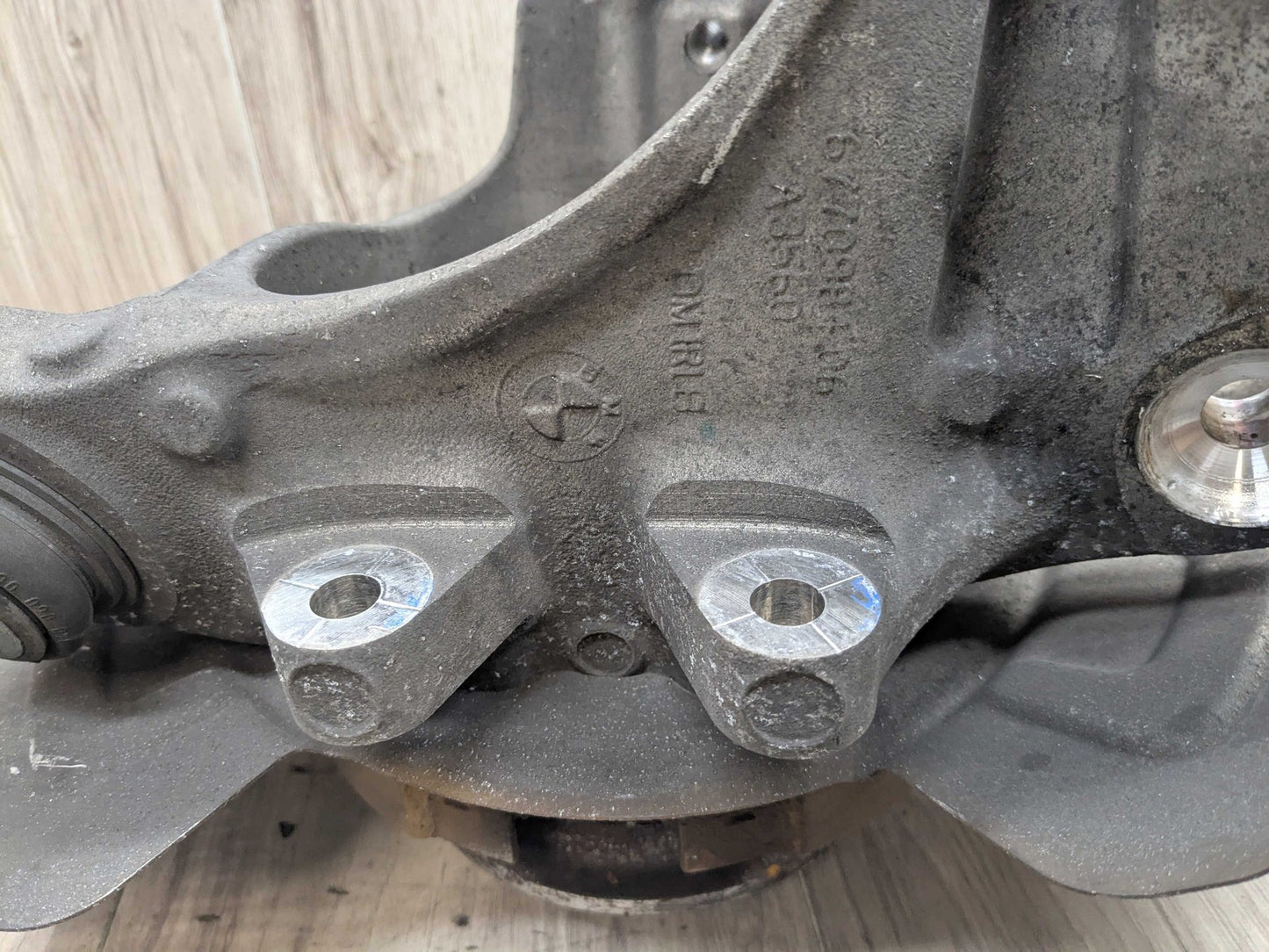 2022 BMW 330i G20 Rear Right Passenger Spindle Knuckle w/ Bearing 6770984 OEM BMW E70 F15 F16 F85 X5 X6 Rear Right Passenger Spindle Hub Carrier Knuckle