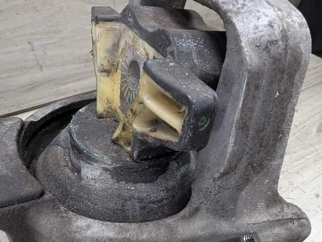 17-19 OEM AUDI A4 B9 Left Right Driver Passenger Motor Engine Mount Bracket PAIR