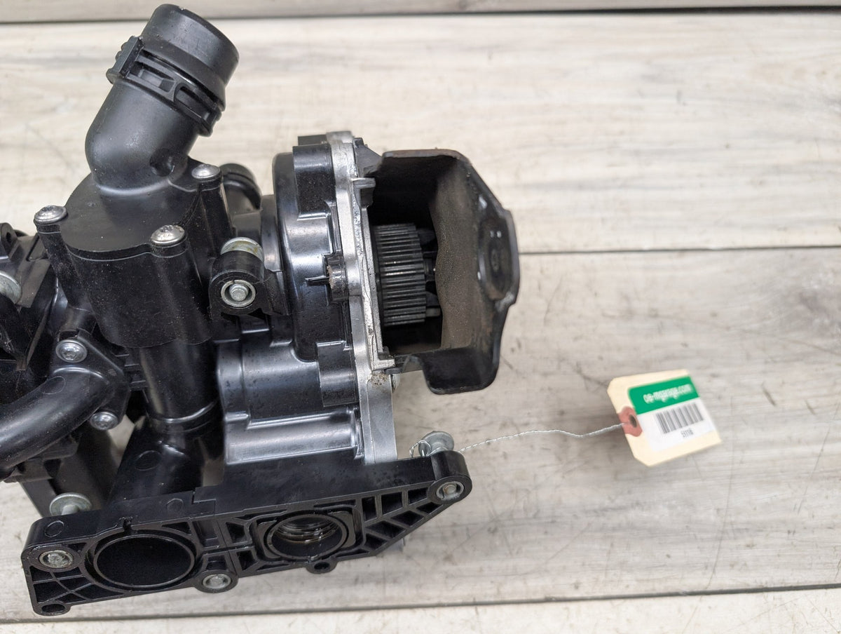 12-19 OEM AUDI A3 A4 A5 A6 S3 EA888 2.0L Engine Water Coolant Thermostat Pump