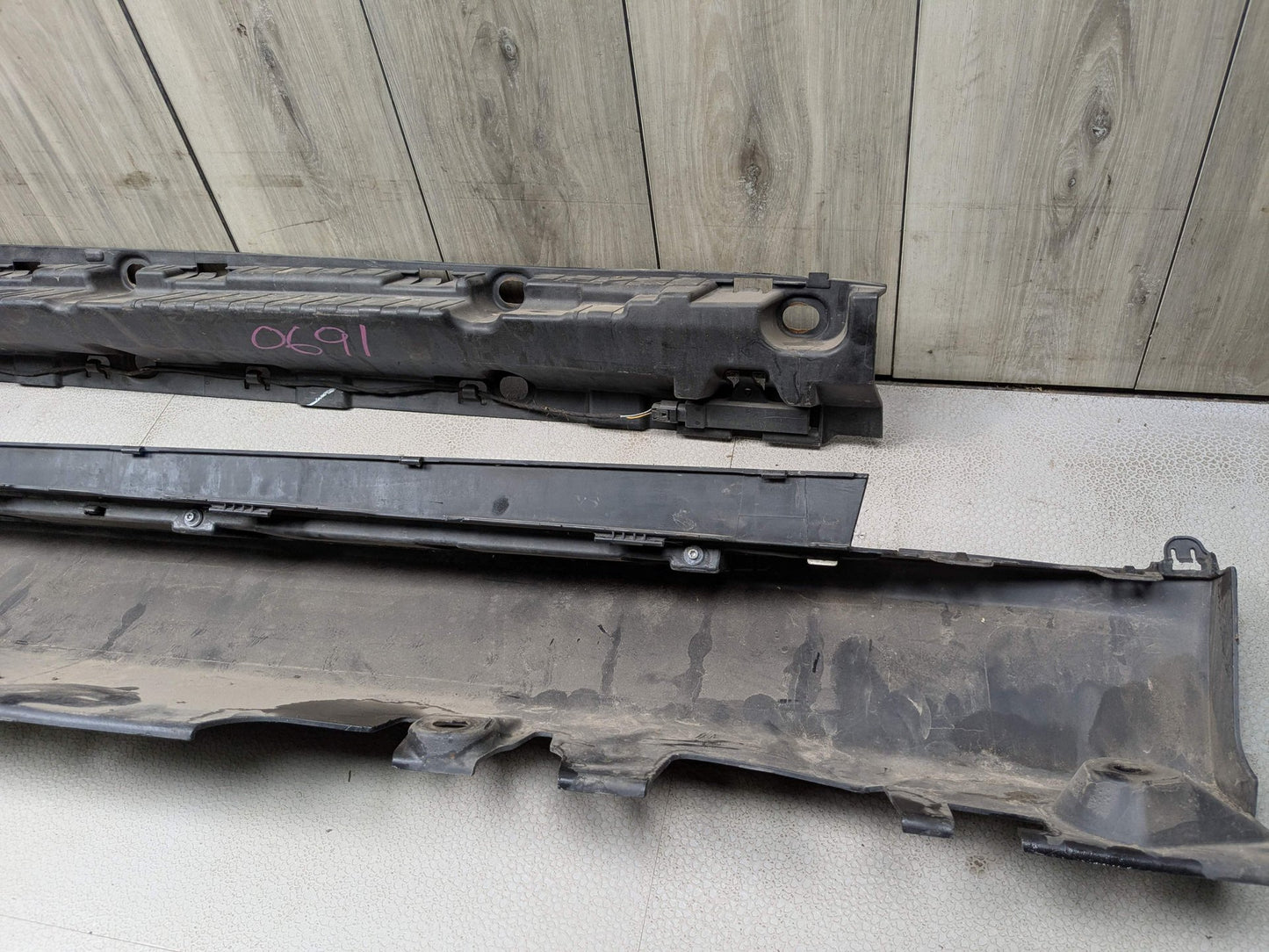 OEM BMW F15 X5 Left Driver Running Step Board Side Skirt Rocker Panel w Bracket