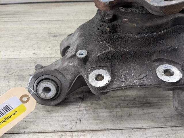 2017 - 2023 BMW M550i G30 Rear Right Passenger Spindle Knuckle w/ Bearing 6866338 N63B44O2