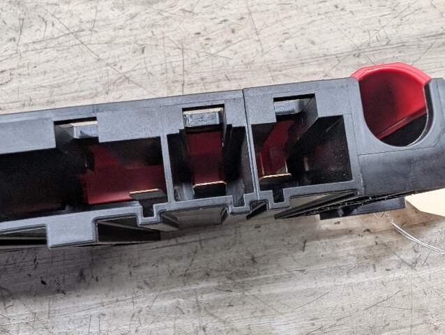 OEM BMW G11 G12 G14 G15 G16 G30 B+ Junction Terminal Power Relay Fuse Box