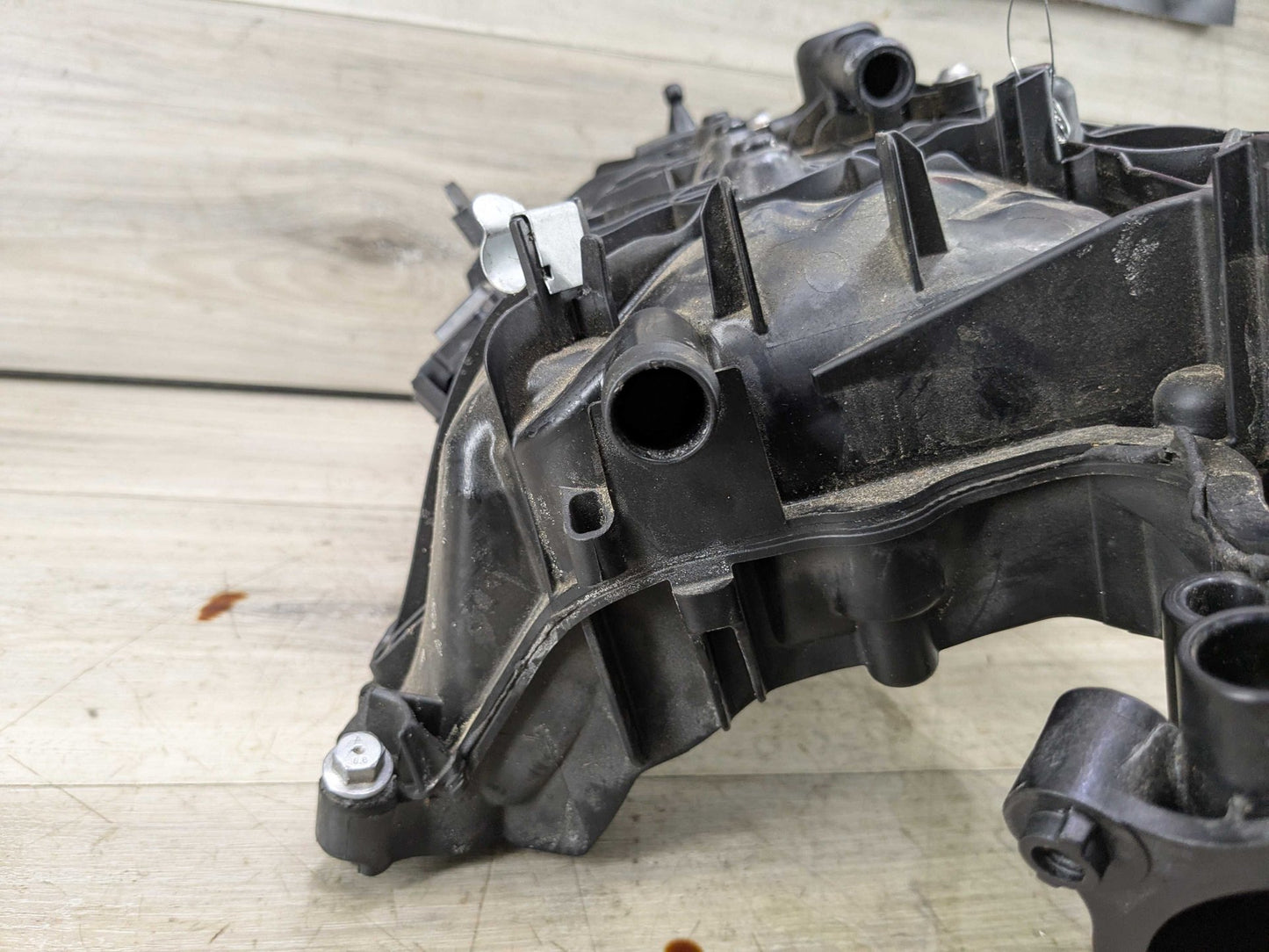 OEM BMW G01 G20 G26 G30 230 330 430 530 X3 Engine B46 Intake Manifold 8647975