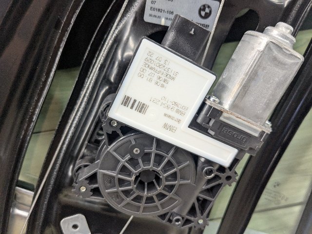 21-25 OEM BMW G23 G83 M4 Rear Left Driver Window Motor Lift Regulator Glass