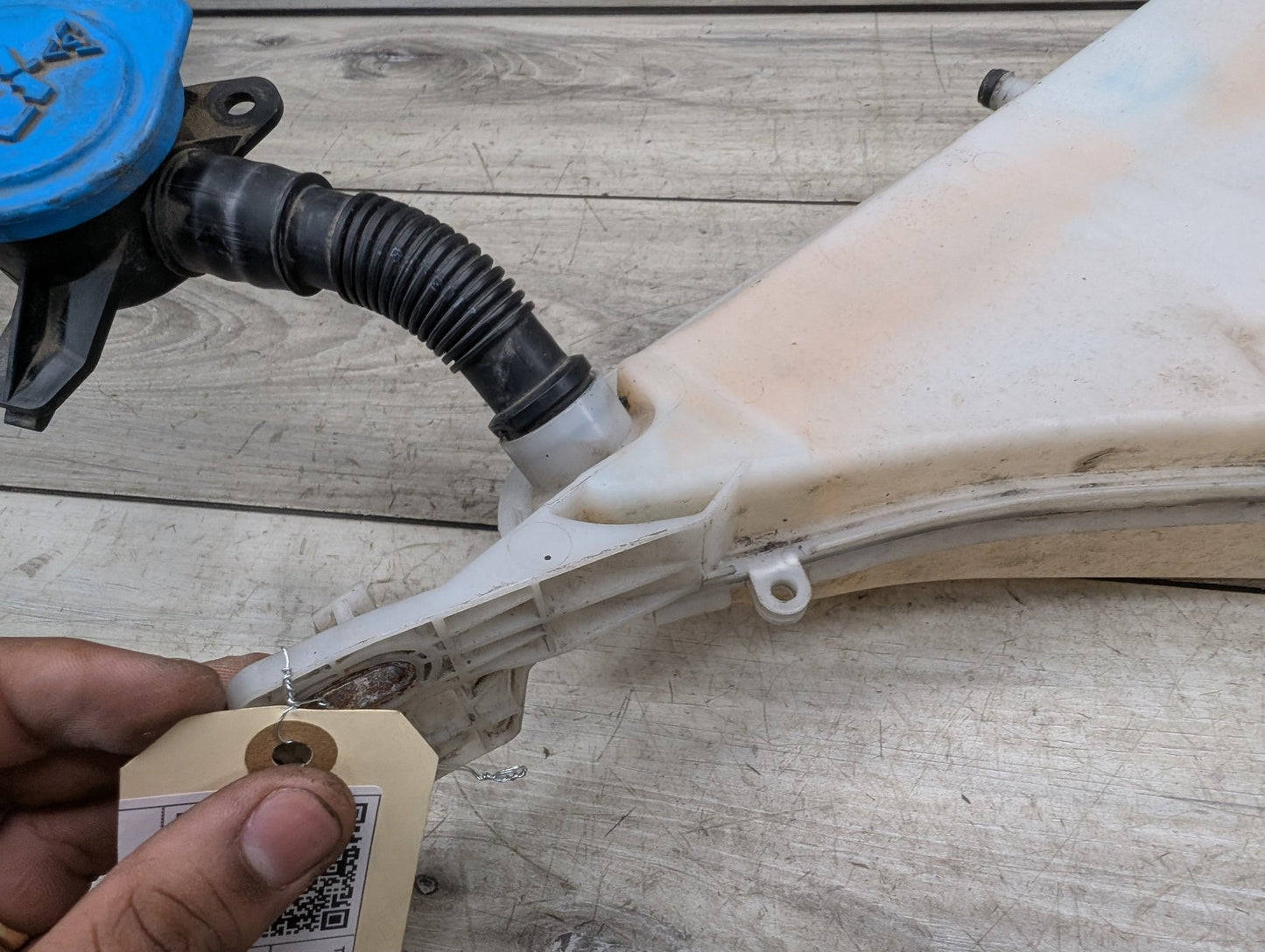 2012-2018 BMW 340i F30 Windshield Reservoir Tank Assembly 7241672