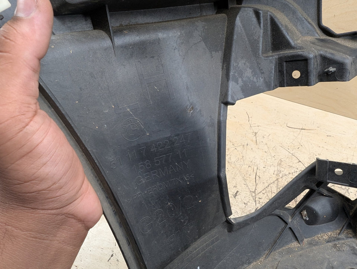 2019-2026 BMW 330i G20 Front Left Driver Fender Bracket 7422247 OEM