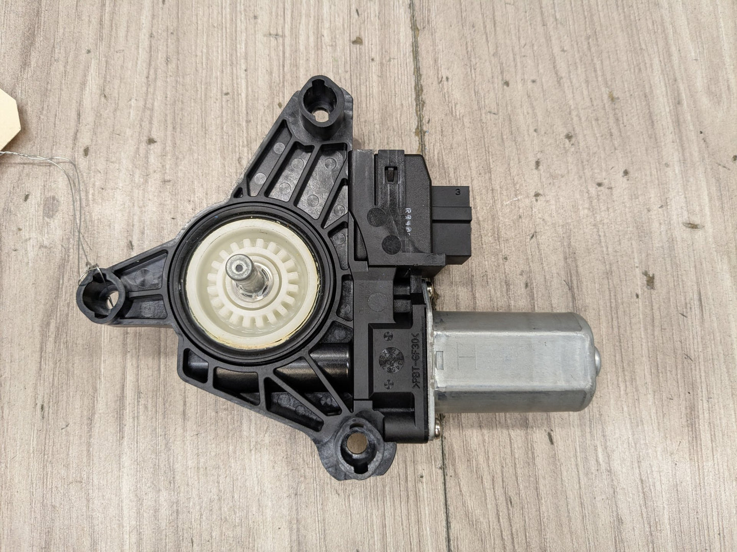 2015-2021 Mercedes-Benz C43 W205 Rear Right Passenger Door Window Glass Regulator Motor A2059080401