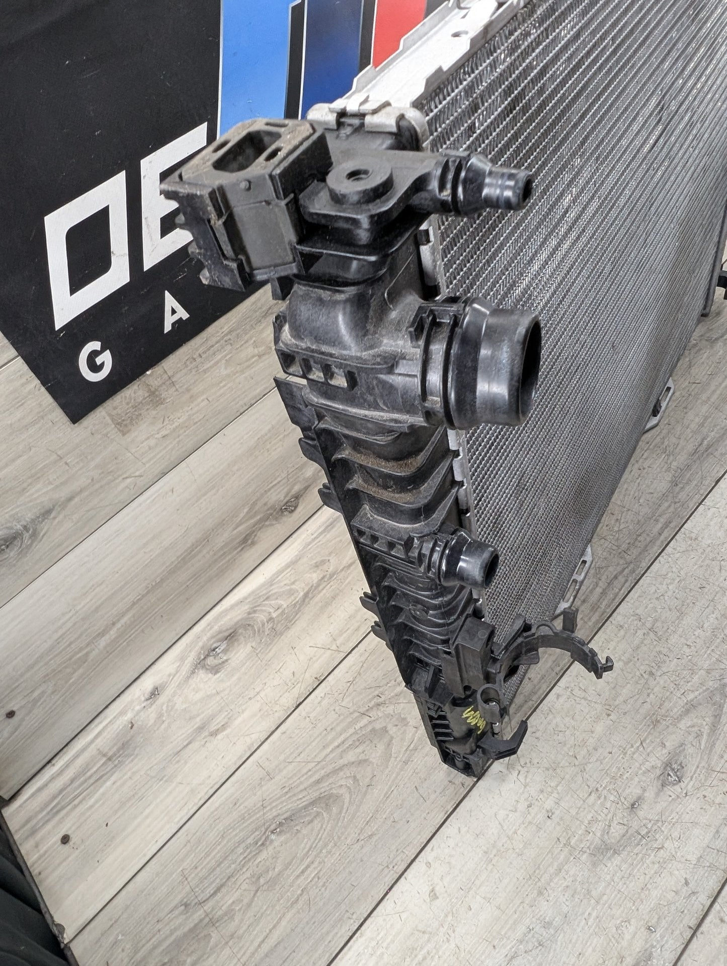 2017-2023 BMW M550i G30 Cooling Radiator 8743667 *16-19 OEM BMW G11 G12 G30 750 M550iX Coolant Radiator N63R