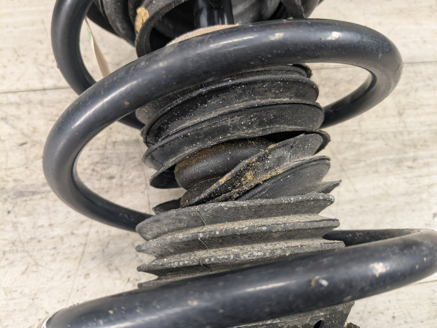2017 BMW 340i F34 Front Left Driver Spring Strut Shock Absorber 6873781 *14-19 OEM BMW F34 335 340 Front Left Driver Shock Absorber Strut Spring
