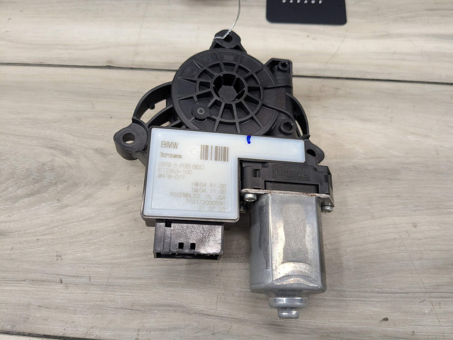 2021 BMW M340i G20 Front Right Passenger Door Window Glass Regulator Motor 8498860 OEM BMW G20 G80 330 M340 M3 FRONT Right Passenger Door Window Regulator Motor